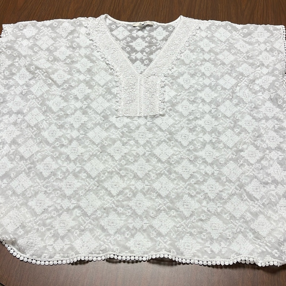 Ella Moon top/poncho, size‎ medium